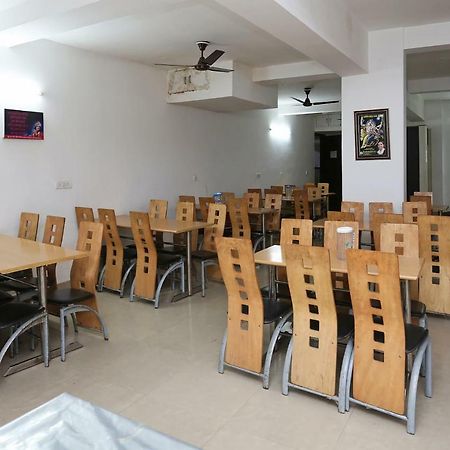 Oyo 13564 Near Prem Mandir Otel Mathura Dış mekan fotoğraf