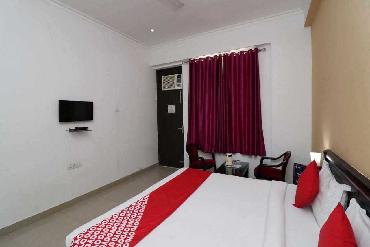 Oyo 13564 Near Prem Mandir Otel Mathura Dış mekan fotoğraf